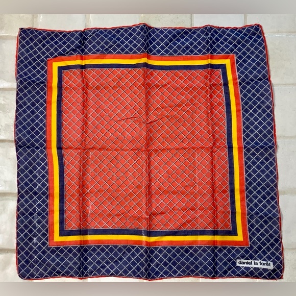 Vintage 1970s 100% Silk DANIEL LA FORET 20” x 20” Scarf Bandanna Kerchief Wrap - Picture 1 of 12